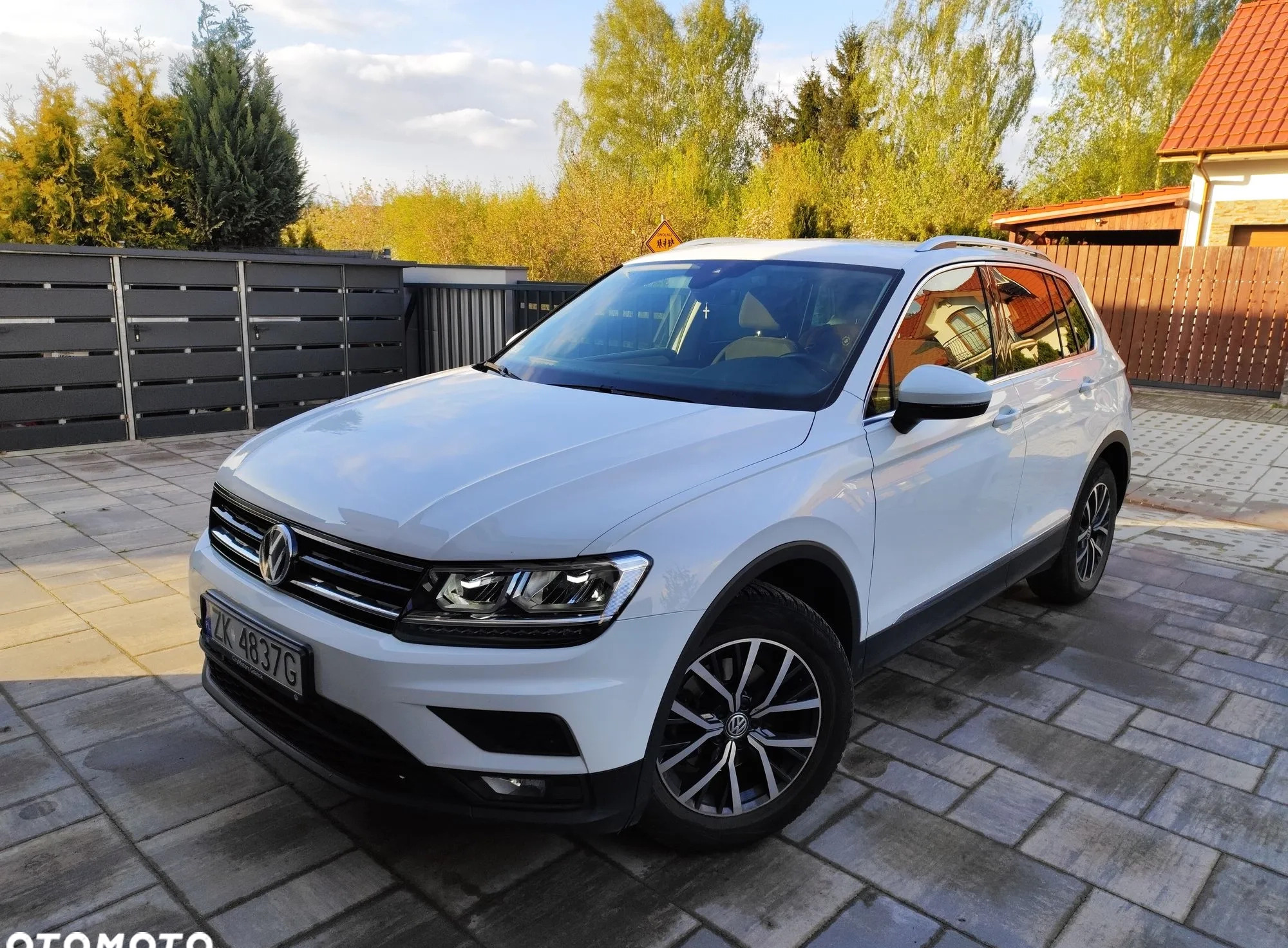 Volkswagen Tiguan cena 96900 przebieg: 48000, rok produkcji 2019 z Koszalin małe 154